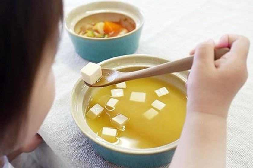 栃木県から 益子焼の こぼしにくい器/0歳からの伝統ブランドaeru